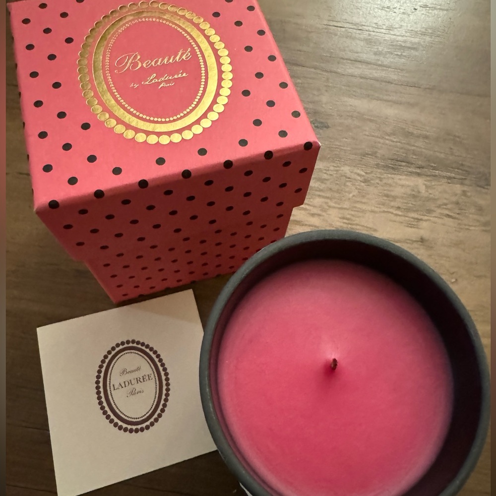 Lauderee candle